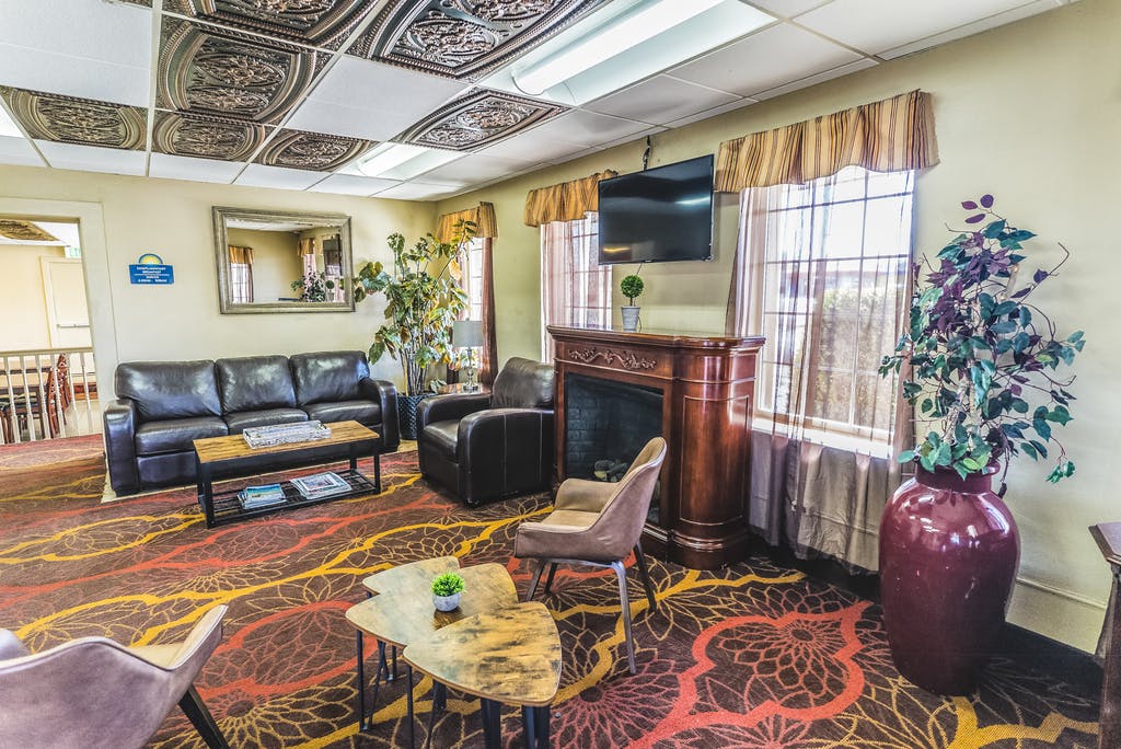 Lobby lounge